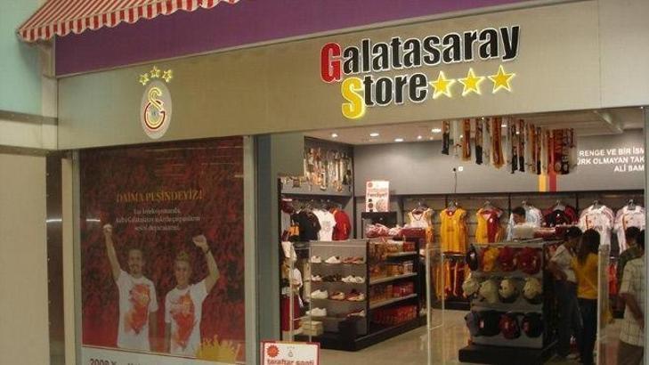 İlk mağaza kapandı