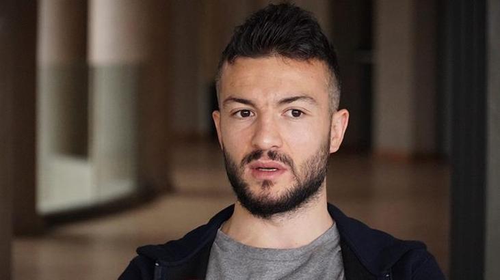 Özgür Çek: