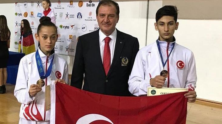 Genç tekvandoculardan Avrupa Şampiyonası'nda 2 altın madalya