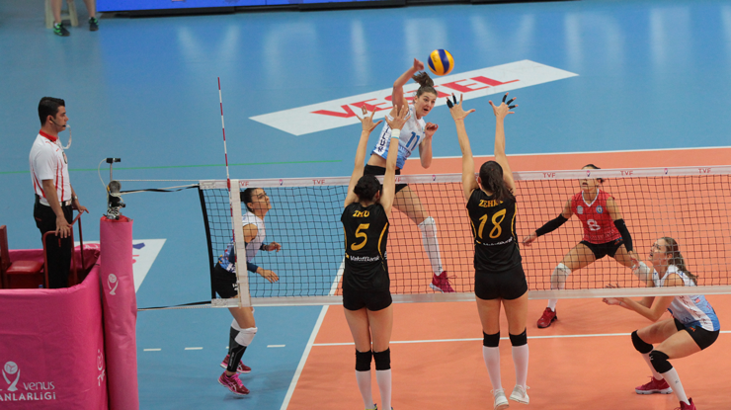 Nilüfer Belediyespor 2-3 VakıfBank