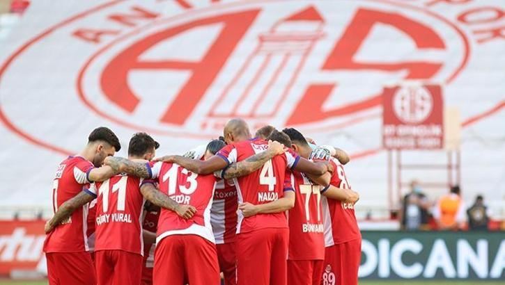 Antalyaspor'da galibiyet özlemi 4 haftaya çıktı