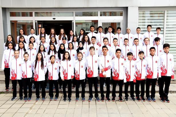 Yıldız tekvandocular İspanya'da tatamiye çıkıyor!