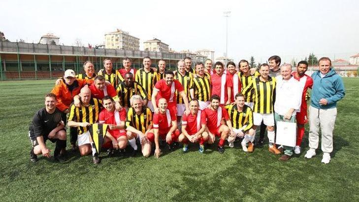 İstanbul veteranlarından Vitesse'ye büyük fark: 8-1