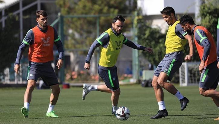 Konyaspor'da Fenerbahçe maçı hazırlıklarına başladı
