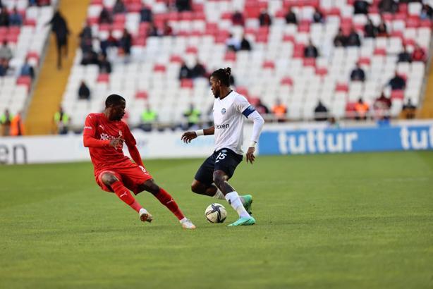 (ÖZET) Sivasspor - Adana Demirspor maç sonucu: 1-1