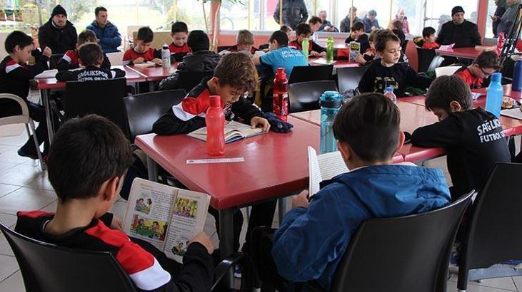 Bu takımda önce kitap, sonra futbol geliyor