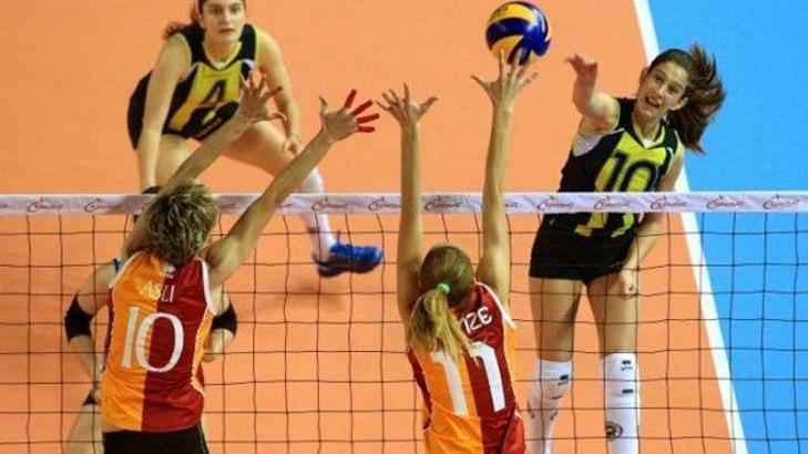 Bayanlar voleybolda derbi zamanı