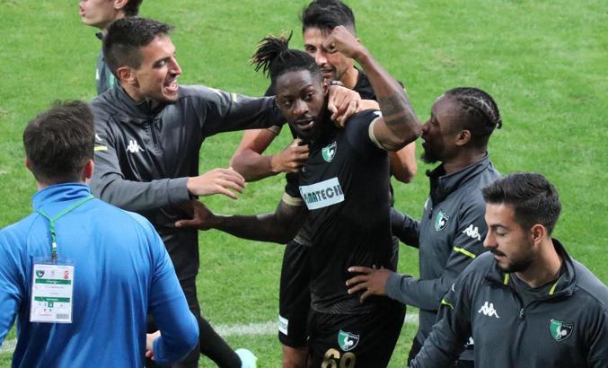 Denizlispor'da yönetim kesenin ağzını açtı