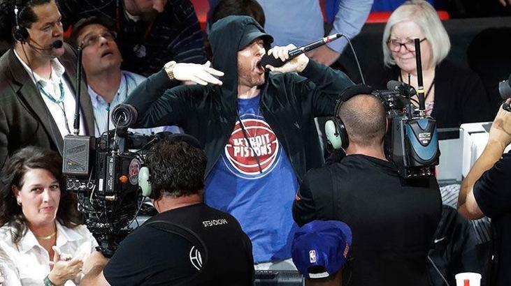 Pistons'ın yeni sahasında Eminemli açılış