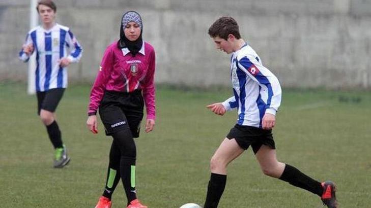 İtalya'da başörtülü hakem tarihe geçti