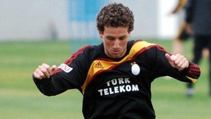 Elano Blumer döner mi?