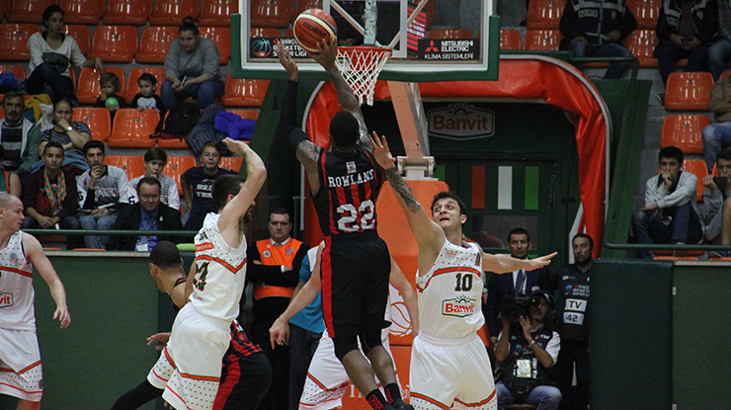 Banvit - Eskişehir Basket: 55-58
