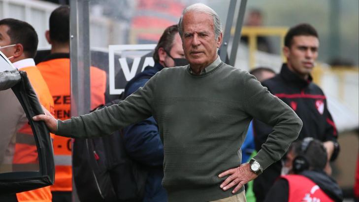 Altay'da Mustafa Denizli'den taraftara teşekkür