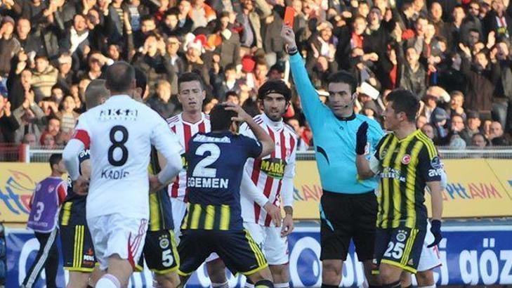 Egemen'e kırmızı kart