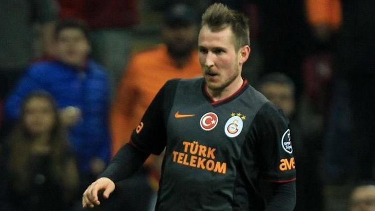 Yenilere tam not
