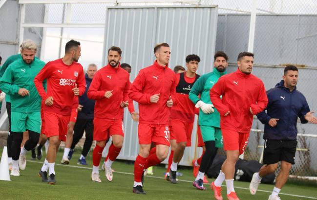 Sivasspor'da Adana Demirspor mesaisi başladı