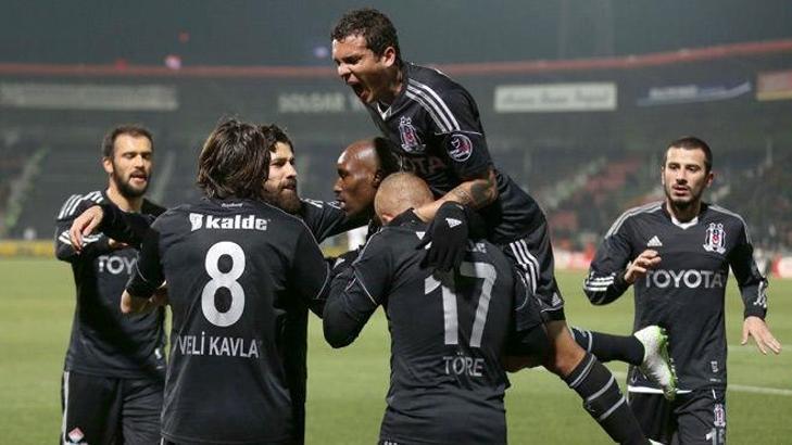 Uçuyor: 1-2