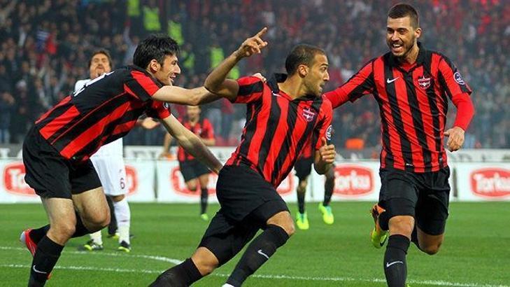 Cenk Tosun, Beşiktaş karşısında oynayacak
