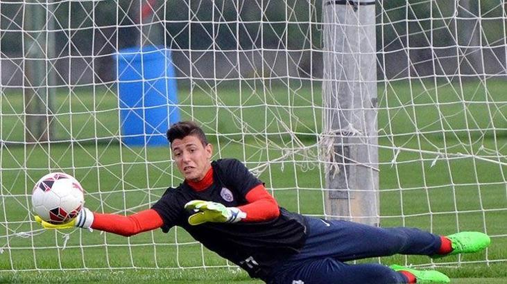 Fenerbahçe'den Berke Özer atağı