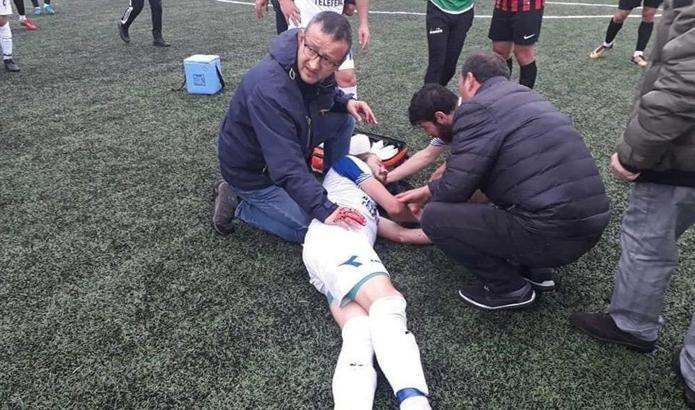 Amatör Küme maçında futbolcu ölümden döndü