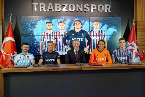 Son dakika haberi | Trabzonspor dört futbolcusuyla sözleşme yeniledi!