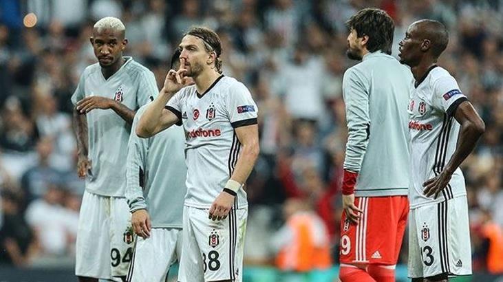 Beşiktaş soyunma odası ve koridorlarında neler yaşandı ?