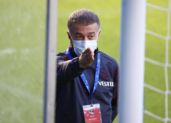Son dakika Trabzonspor haberi! Ahmet Ağaoğlu Fenerbahçe maçı öncesi konuştu!