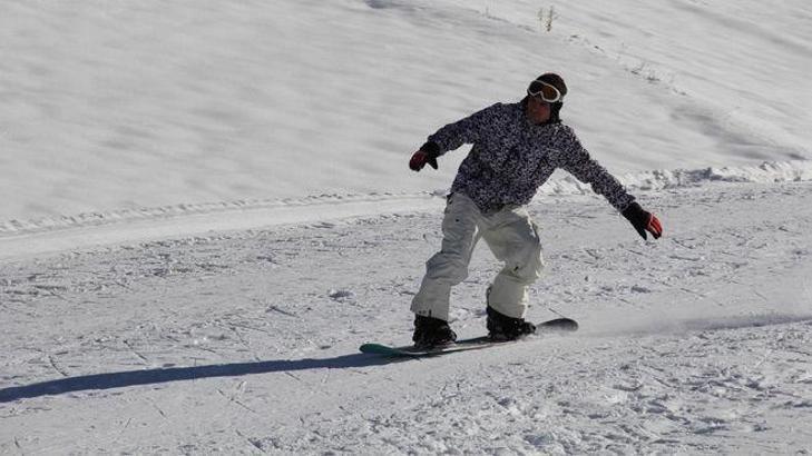 Erciyes'te kayak yarışları suni karda yapılıyor