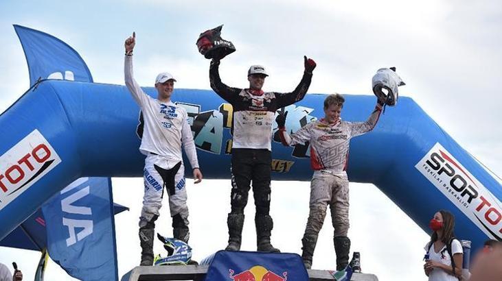 Enduro plaj etabının kazananı Travis Teasdale