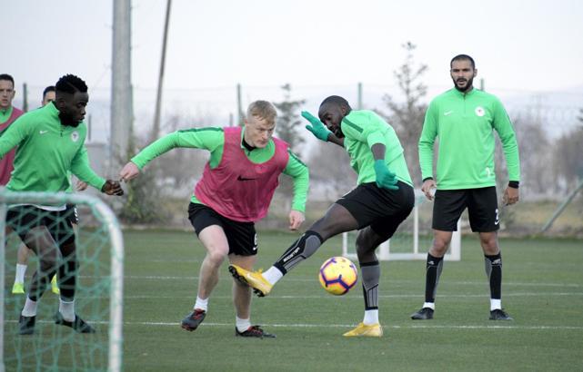 Konyaspor'da Galatarasaray maçı hazırlıkları sürüyor