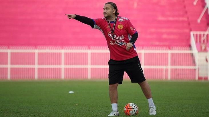 Karabükspor Velizar Popov ile görüşüyor!