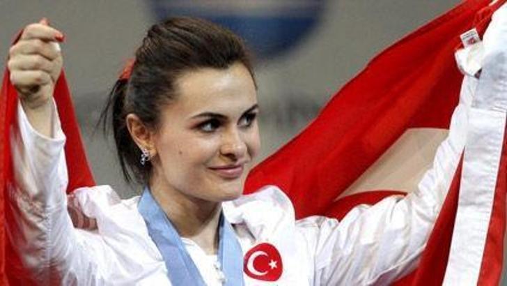 Nurcan Taylan altına kaldırdı
