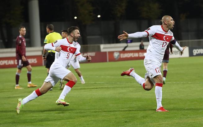 Türkiye, 2022 FIFA Dünya Kupası'na katılma umudunu koruyor