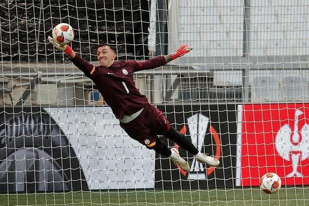 Son dakika - Galatasaray'da Muslera sıkıntısı!