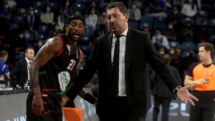 Pınar Karşıyaka son şampiyon Anadolu Efes'i elinden kaçırdı