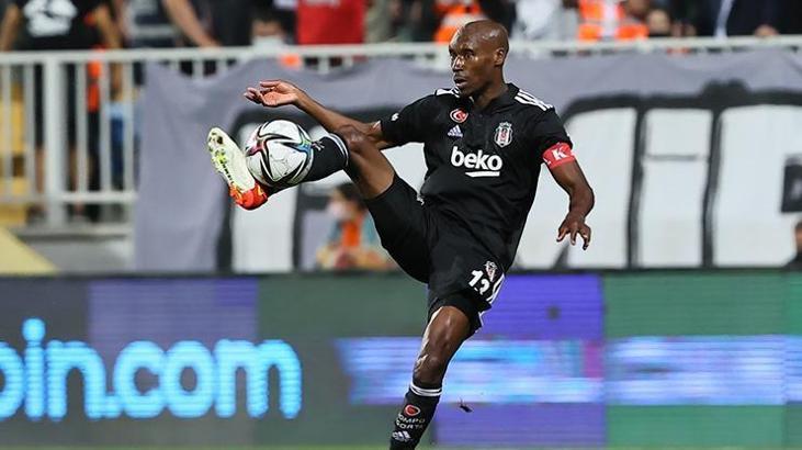 Beşiktaş'ta Atiba Hutchinson'a yeni görev!