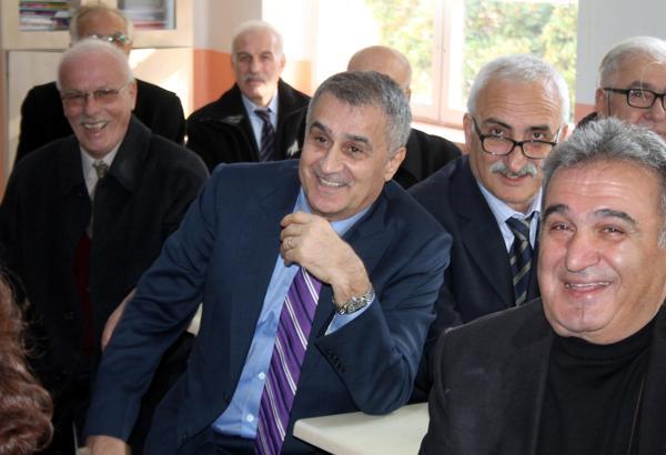 Şenol Güneş, 48 yıl sonra lise arkadaşlarıyla buluştu