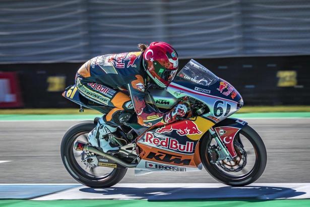Moto3'te yarışan Can Öncü'den tarihi başarı!