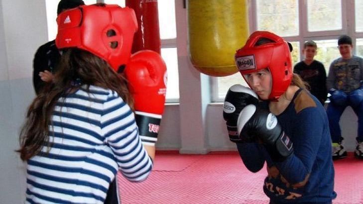 Genç kızların boks merakı