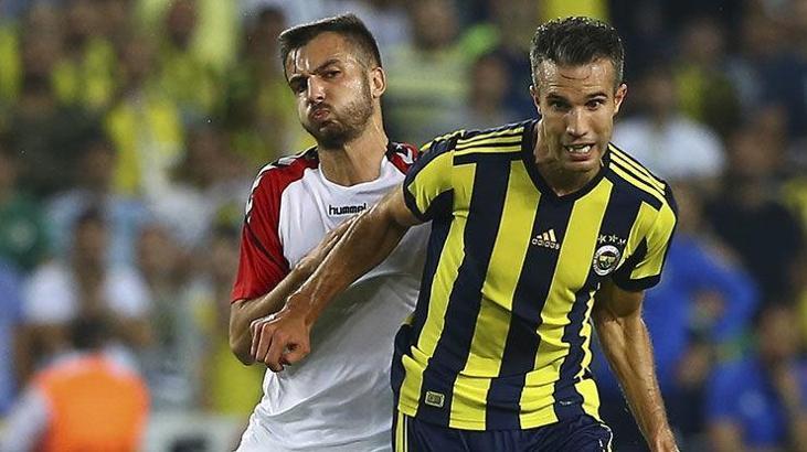 Yönetimden Van Persie'ye: Kime istersen git