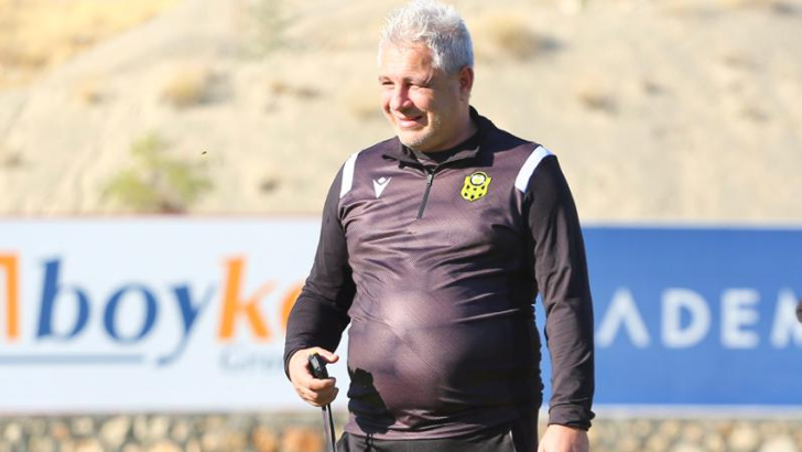 ÖK Yeni Malatyaspor'da Marius Sumudica sahaya indi
