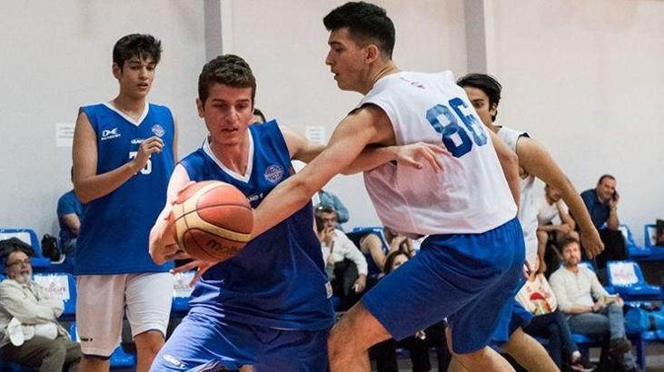 Yeni Ersan İlyasova, Kuzey Karolina'nın En Gözde Okulu Tarafından Seçildi