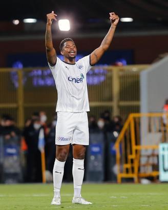 Kasımpaşa, takım kaptanlığına Ryan Donk'u getirdi