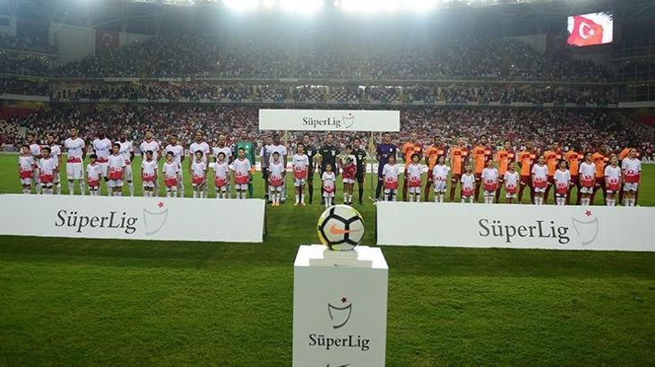 Antalyaspor-Galatasaray maçında Ozan Tufan anonsu