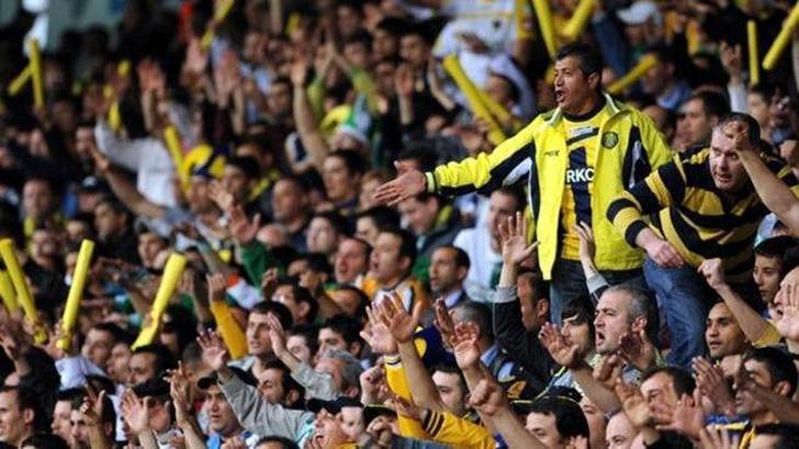 TED Kolejliler ile Ankaragüçlüler, PAOK adına kavga ettiler!