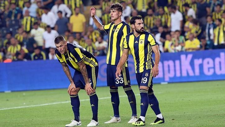 Fenerbahçe'de 3 futbolcuya yeni sözleşme!