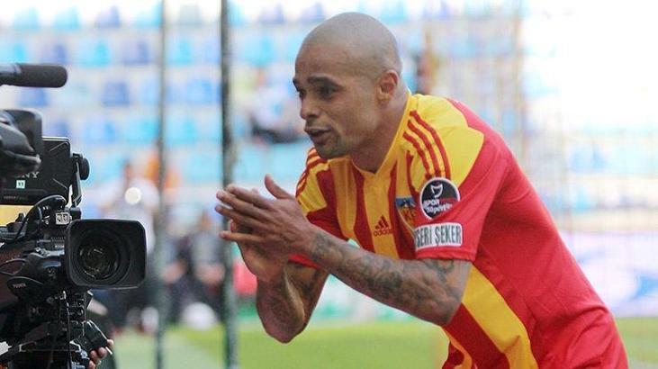 Yeni Malatya'da Reyes ve Welliton sesleri