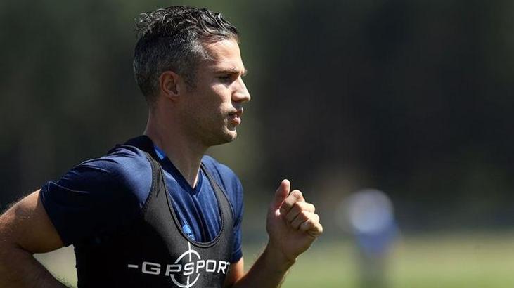 Fenerbahçe'de yönetim Van Persie ile görüşecek