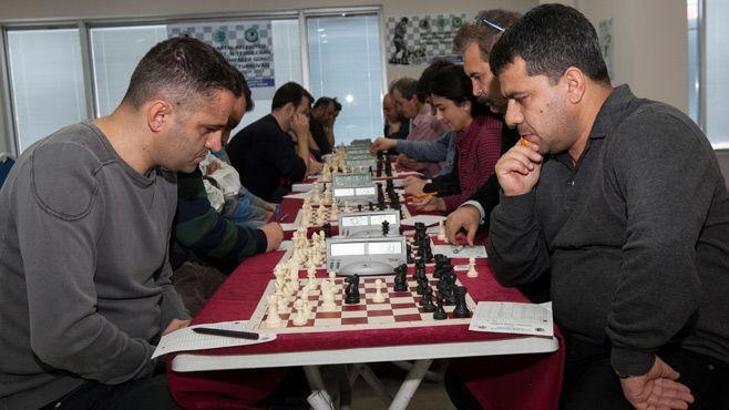 Öğretmenler satranç turnuvasında buluştu