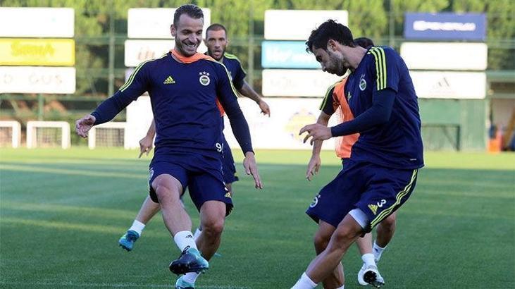 Fenerbahçe Başakşehir'e bileniyor